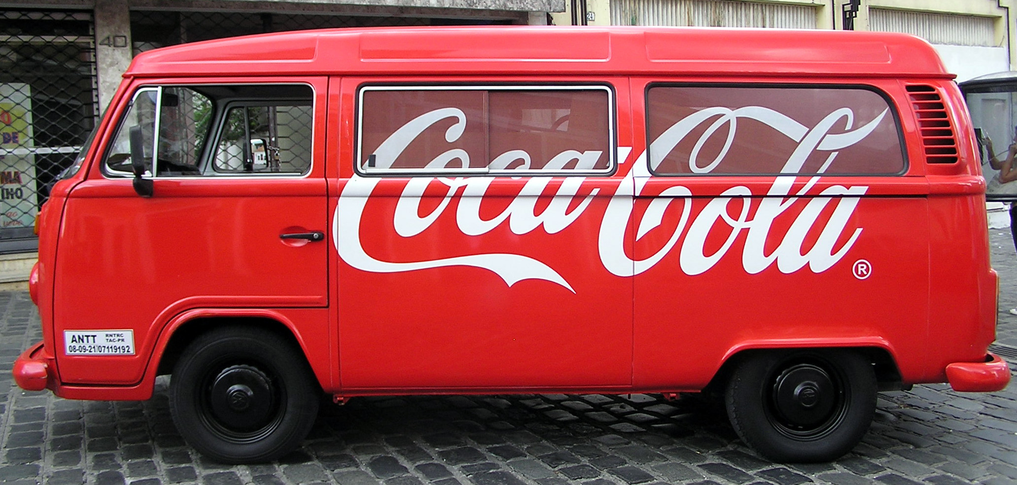 Coca-Cola_car_Volkswagen_Type-2_2_Curitiba